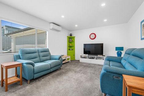 Photo of property in 11 Tee Point, Red Beach, 0932