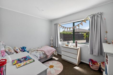 Photo of property in 15 Romana Crescent, Papamoa Beach, Papamoa, 3118