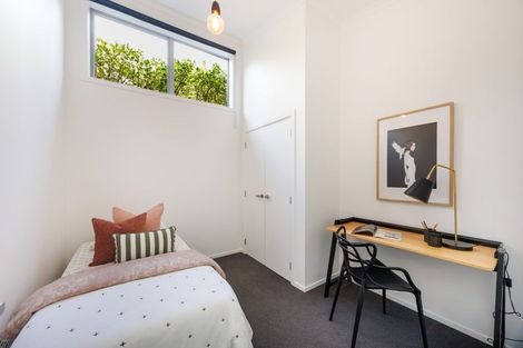 Photo of property in 16a Springdale Grove, Fitzherbert, Palmerston North, 4410