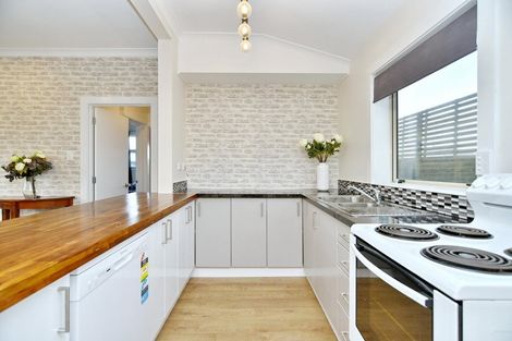 Photo of property in 94 Sinclair Street, New Brighton, Christchurch, 8083