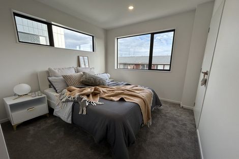 Photo of property in 9 Paetai Lane, Te Atatu Peninsula, 0610