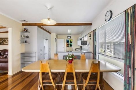 Photo of property in 57 Bradbury Road, Botany Downs, Auckland, 2010