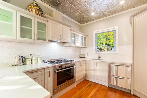 Photo of property in 7 Waterfront Road, Mangere Bridge, Auckland, 2022