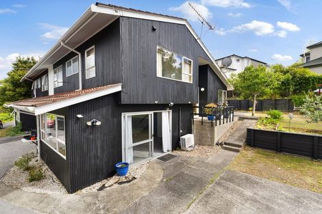 Photo of property in 2/39c Coronation Road, Hillcrest, Auckland, 0627