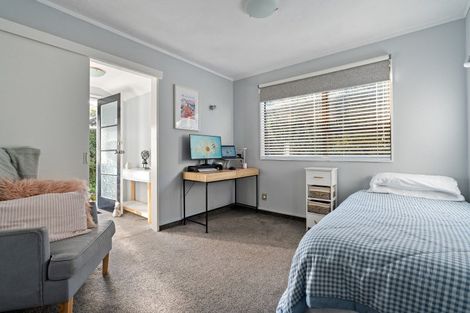 Photo of property in 43a Thatcher Crescent, Crofton Downs, Wellington, 6035