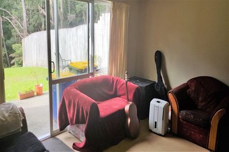 Photo of property in 22 George Deane Place, Greenhithe, Auckland, 0632