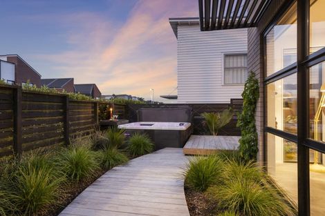 Photo of property in 2 Touhou Road, Hobsonville, Auckland, 0616