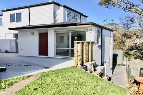 Photo of property in 2d/4 Sunnynook Road, Sunnynook, Auckland, 0620