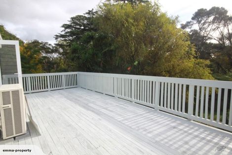 Photo of property in 5 Henderson Valley Road, Henderson, Auckland, 0612