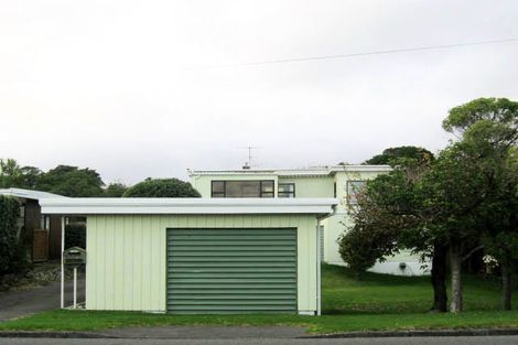 Photo of property in 56 Manly Street, Paraparaumu Beach, Paraparaumu, 5032
