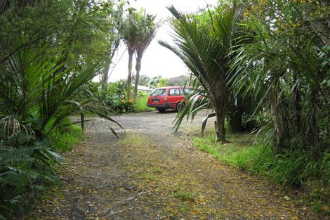 Photo of property in 87 Seaview Road, Piha, New Lynn, 0772