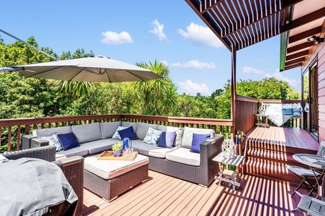 Photo of property in 7 Helvetia Drive, Browns Bay, Auckland, 0630