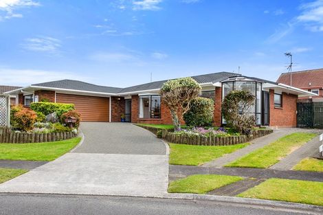Photo of property in 9 Boulevard Drive, Merrilands, New Plymouth, 4312