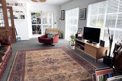 Photo of property in 50 Saint Andrews Square, Strowan, Christchurch, 8052