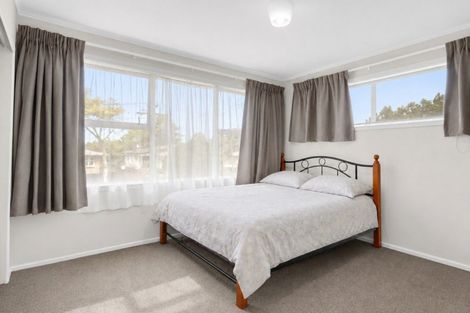 Photo of property in 24 Larnach Street, St Andrews, Hamilton, 3200