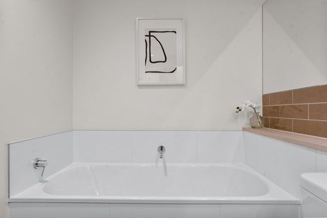 Photo of property in 254 Hobsonville Point Road, Hobsonville, Auckland, 0616