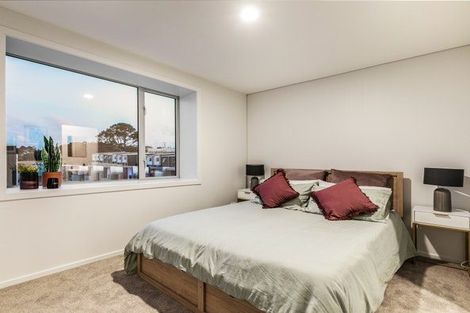 Photo of property in 7 Folkes Lane, New Lynn, Auckland, 0600