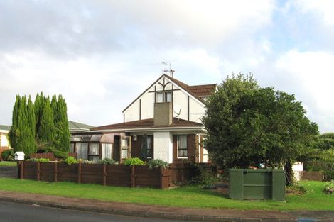 Photo of property in 8 Helleur Road, Massey, Auckland, 0614