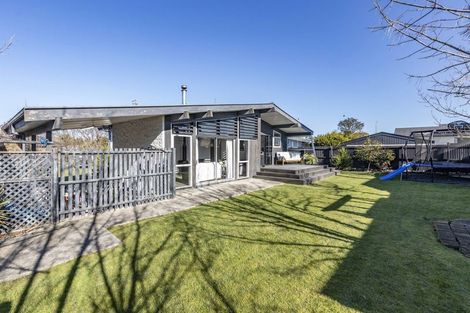 Photo of property in 2 Watson Place, Rangiora, 7400