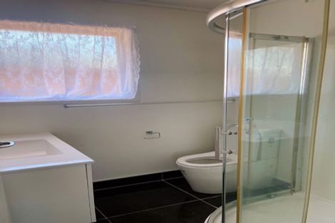 Photo of property in 7 Tamahere Drive, Glenfield, Auckland, 0629