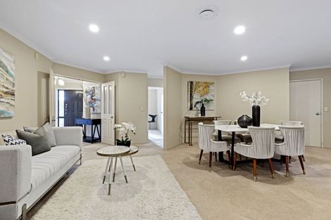 Photo of property in 6 English Oak Drive, Schnapper Rock, Auckland, 0632