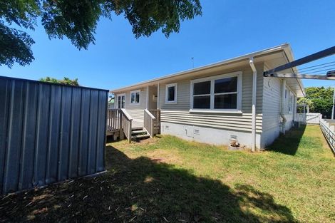 Photo of property in 9 Gloria Avenue, Te Atatu Peninsula, Auckland, 0610