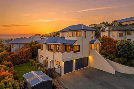 Photo of property in 31 Highcrest Heights, Westmorland, Christchurch, 8025