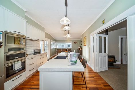 Photo of property in 1 Hunter Street, Hawera, 4610