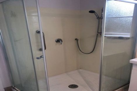 Photo of property in 9 Savoy Road, Glen Eden, Auckland, 0602