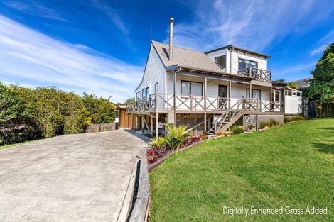 Photo of property in 38 Thorburn Avenue, Red Beach, 0932