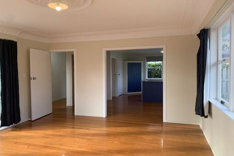 Photo of property in 72 Derwent Crescent, Titirangi, Auckland, 0604