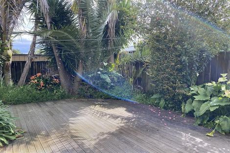 Photo of property in 1/8 Priestley Drive, Bucklands Beach, Auckland, 2014