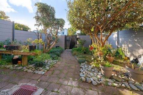 Photo of property in 3/11 John Jennings Drive, Oteha, Auckland, 0632