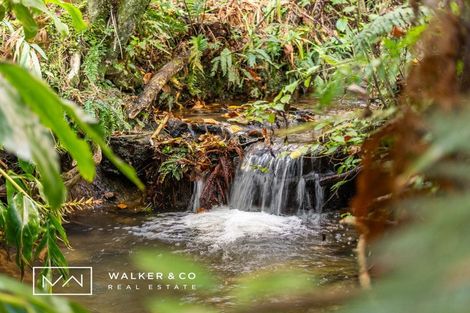 Photo of property in 23/25 Elmslie Road, Pinehaven, Upper Hutt, 5371