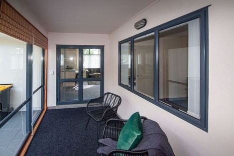 Photo of property in 33 Amesbury Drive, Churton Park, Wellington, 6037