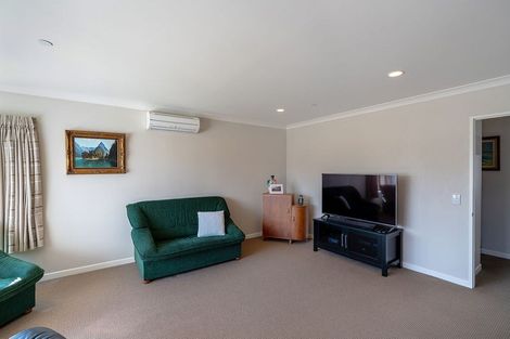 Photo of property in 9 Ian Peter Way, Otaki, 5512