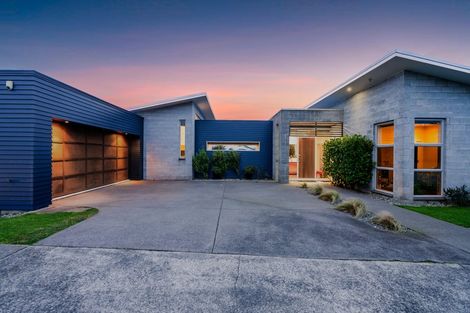 Photo of property in 61 Karamea Street, Whalers Gate, New Plymouth, 4310