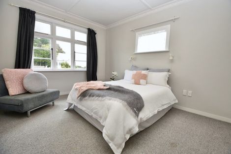 Photo of property in 4 Mckenzie Terrace, Carterton, 5713