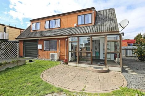 Photo of property in 2/2 Heretaunga Street East, Parkvale, Hastings, 4122