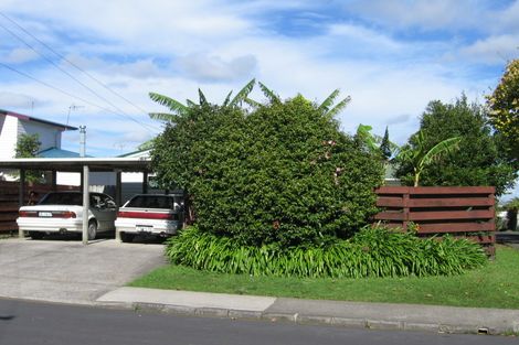 Photo of property in 2/5 Richard Avenue, Bucklands Beach, Auckland, 2014
