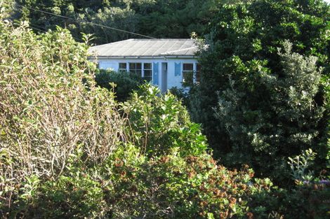 Photo of property in 36 Miles Crescent, Newlands, Wellington, 6037