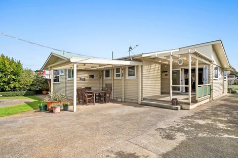 Photo of property in 11 Oxford Street, Marton, 4710