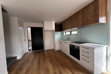 Photo of property in 21 Divich Avenue, Te Atatu South, Auckland, 0610