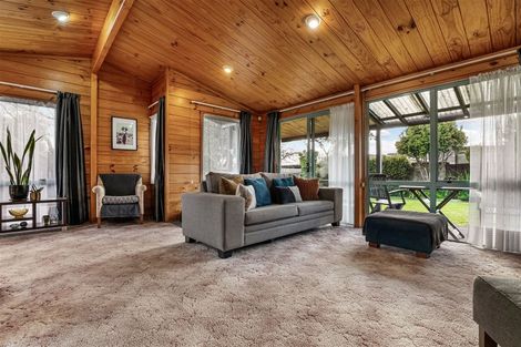 Photo of property in 2/111 Beach Road, Castor Bay, Auckland, 0620