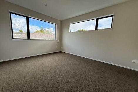 Photo of property in 16 Don Oliver Lane, Glen Eden, 0602