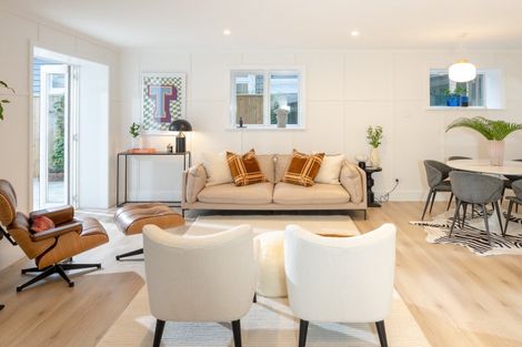 Photo of property in Hamilton Flats, 9u1 Hawker Street, Mount Victoria, Wellington, 6011