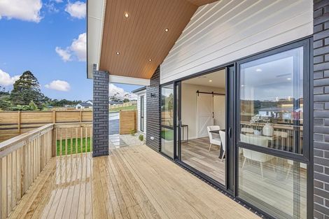 Photo of property in 4 Wheki Place, Swanson, 0614