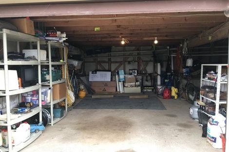 Photo of property in 19 Helleur Road, Massey, Auckland, 0614