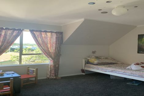 Photo of property in 27 Paddington Grove, Karori, Wellington, 6012