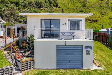 Photo of property in 265 Mataikona Road, Mataikona, Tinui, 5889